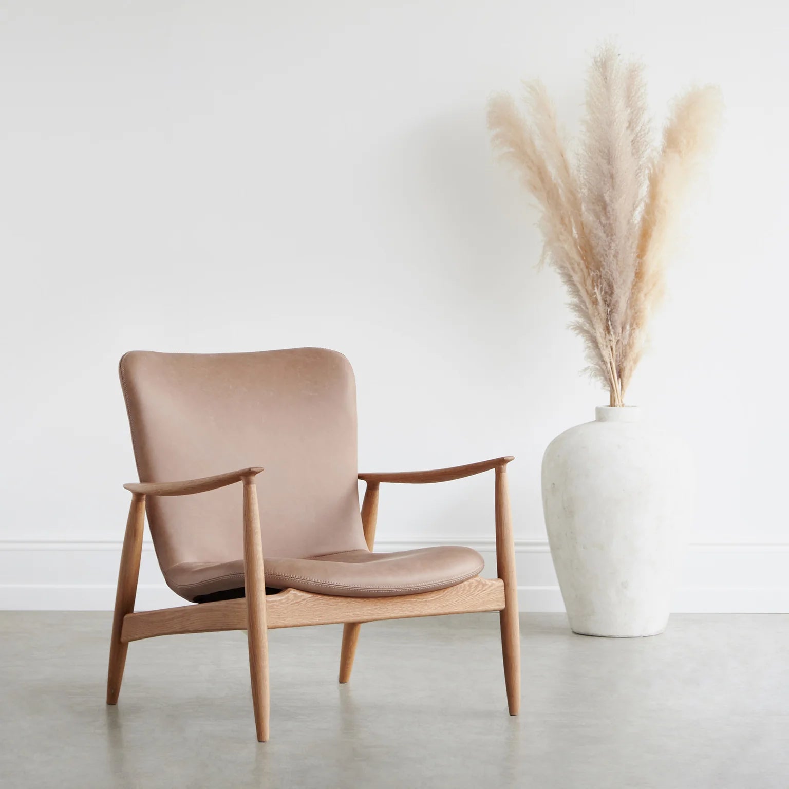 Korobi II Loungestuhl Leder